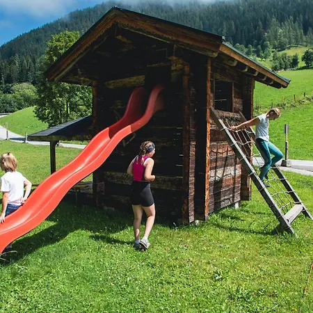 Uhu By Interhome *